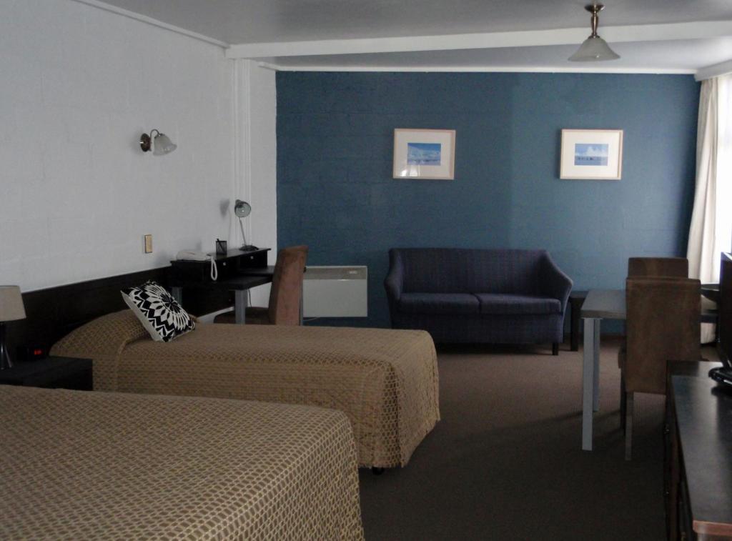 West Coaster Motel Queenstown Room photo